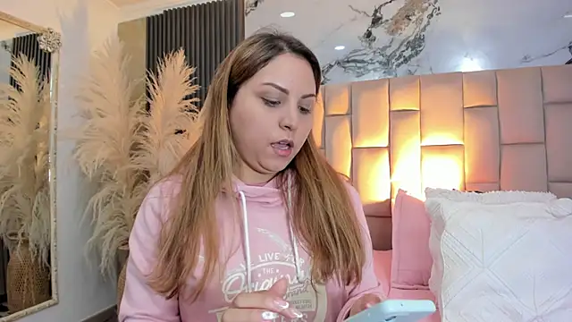 cloesummerr  online show from March 11, 2026, 1:39 pm