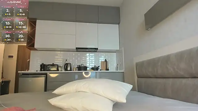 Clarity Yumi online show from September 10, 2025, 5:29 am