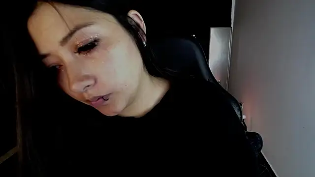 Mia 1120 online show from September 19, 2025, 7:58 pm