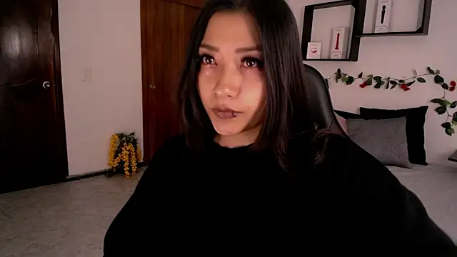 Mia 1120 online show from October 20, 2025, 12:38 pm