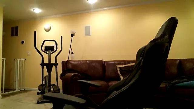 Snapshot of james421__ chatting on June 7, 2026, 3:54 am james421 online show from June 7, 2026, 3:54 am