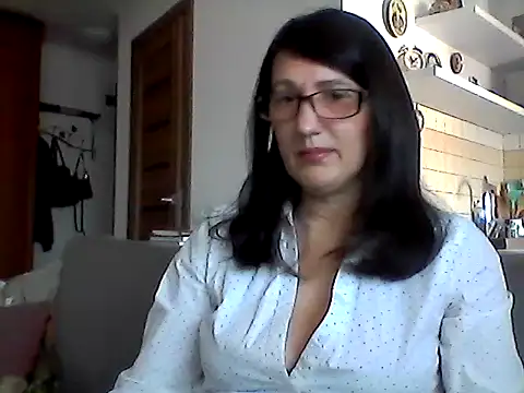 Elena48324 online show from April 11, 2026, 8:07 am