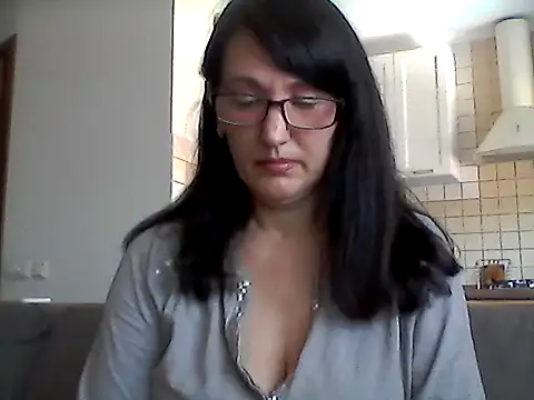 Elena48324 online show from May 2, 2026, 10:31 am