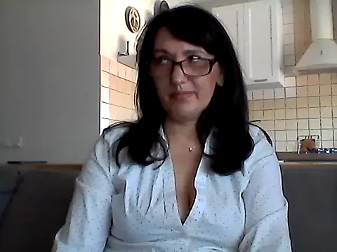 Snapshot of Elena48324 chatting on May 10, 2026, 9:36 am Elena48324 online show from May 10, 2026, 9:36 am