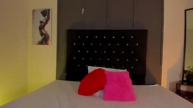 Zafiro  Brown online show from March 6, 2026, 8:05 pm