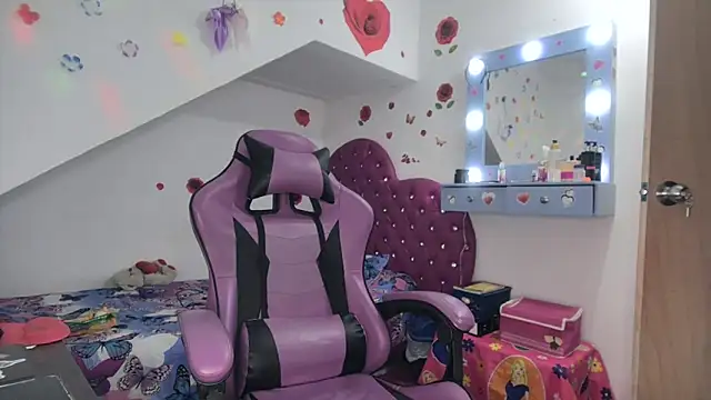 Snapshot of soffy_rosses chatting on October 21, 2025, 2:01 am soffy rosses online show from October 21, 2025, 2:01 am