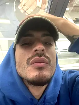 malek xarx  online show from September 10, 2025, 1:44 pm