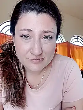 Snapshot of BlanquitaMexicana chatting on October 21, 2025, 8:20 pm BlanquitaMexicana online show from October 21, 2025, 8:20 pm