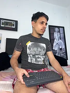 Snapshot of Luke_Stone chatting on February 5, 2026, 6:23 pm Luke Stone online show from February 5, 2026, 6:23 pm