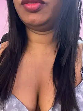 Snapshot of tamil_Aarathi chatting on August 7, 2026, 5:15 pm tamil Aarathi online show from August 7, 2026, 5:15 pm