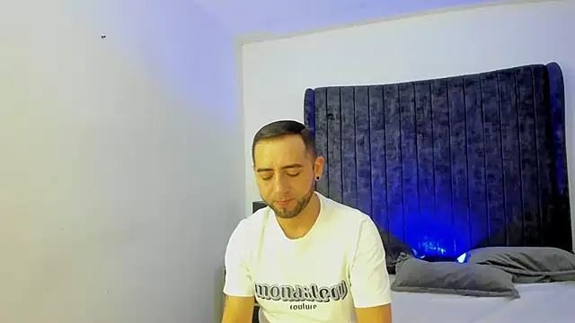 Snapshot of Lushian_ chatting on June 12, 2026, 5:23 pm Lushian online show from June 12, 2026, 5:23 pm