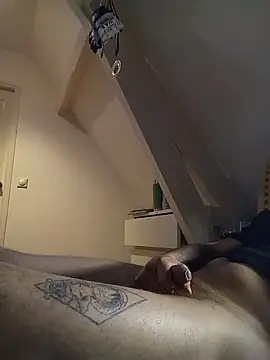 Snapshot of Tholel420 chatting on April 1, 2026, 8:50 pm Tholel420 online show from April 1, 2026, 8:50 pm