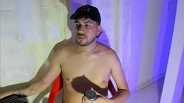 alehot223 online show from December 16, 2025, 1:10 am