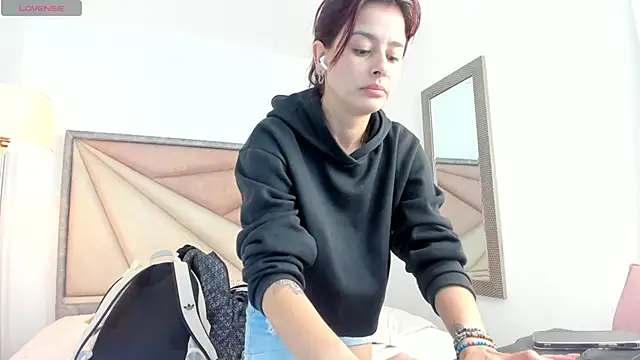 valerieMattson online show from October 24, 2025, 5:53 pm