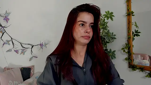 valerieMattson online show from November 24, 2025, 5:45 pm