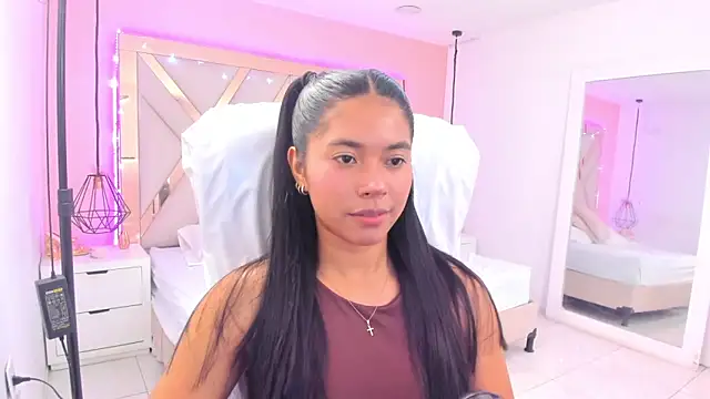 samantaa shy online show from March 19, 2026, 1:31 am