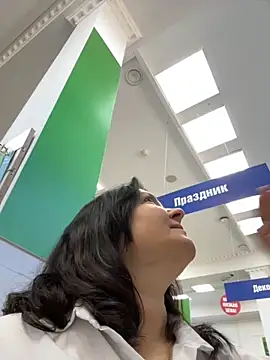 Snapshot of Liza_Will chatting on October 3, 2025, 10:23 am Liza Will online show from October 3, 2025, 10:23 am