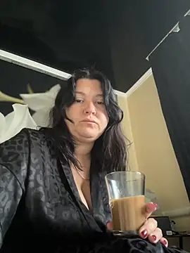 Snapshot of Liza_Will chatting on October 6, 2025, 5:49 am Liza Will online show from October 6, 2025, 5:49 am