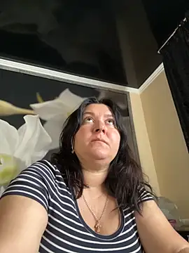 Snapshot of Liza_Will chatting on October 18, 2025, 9:21 am Liza Will online show from October 18, 2025, 9:21 am