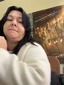 Snapshot of Liza_Will chatting on November 8, 2025, 8:14 am Liza Will online show from November 8, 2025, 8:14 am