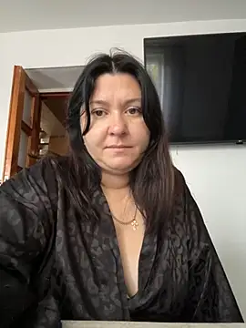 Snapshot of Liza_Will chatting on November 18, 2025, 6:18 am Liza Will online show from November 18, 2025, 6:18 am