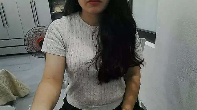 Emachiii online show from July 21, 2026, 12:29 pm