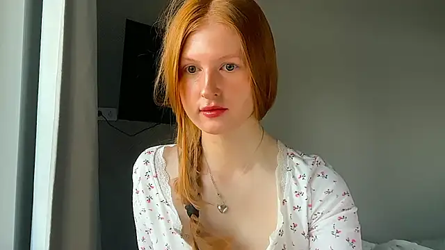 Snapshot of LuxXAngel chatting on June 13, 2026, 1:03 am LuxXAngel online show from June 13, 2026, 1:03 am
