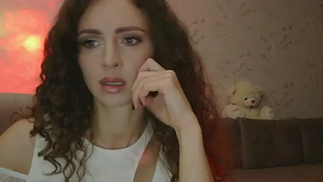 Amber Carrol online show from November 19, 2025, 5:24 pm