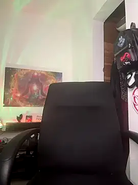 MamaSpicy online show from October 5, 2025, 5:11 pm