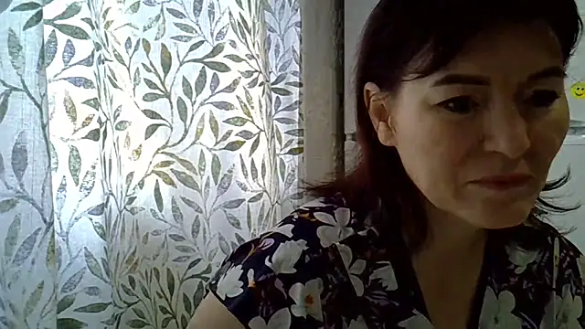 Krystal 82 online show from December 23, 2025, 9:18 am