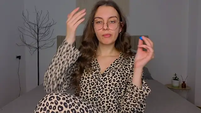 Real cutie1 online show from December 1, 2025, 2:22 pm