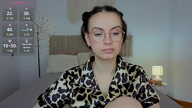 Real cutie1 online show from July 15, 2026, 12:43 pm