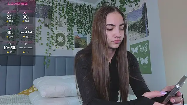 Ashley Pierce online show from October 3, 2025, 4:09 am