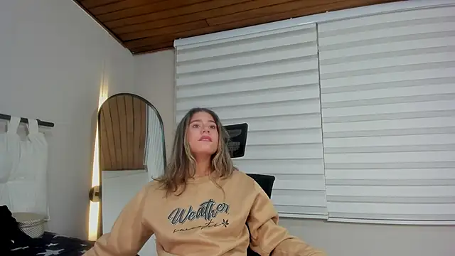 Snapshot of Rachell_criss chatting on October 12, 2025, 4:00 am Rachell criss online show from October 12, 2025, 4:00 am