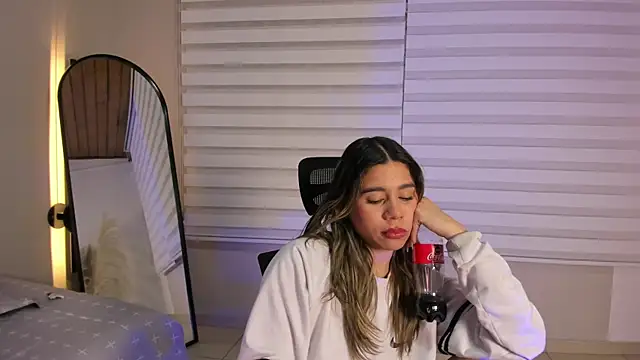 Snapshot of Rachell_criss chatting on November 9, 2025, 4:22 am Rachell criss online show from November 9, 2025, 4:22 am