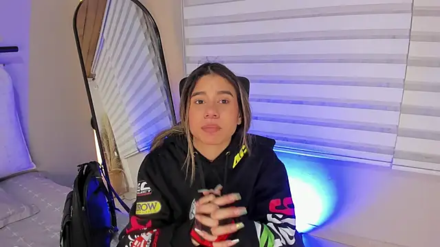 Snapshot of Rachell_criss chatting on November 26, 2025, 4:02 am Rachell criss online show from November 26, 2025, 4:02 am