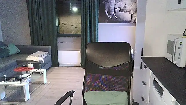 Dartanjanas13 online show from February 19, 2026, 8:05 pm