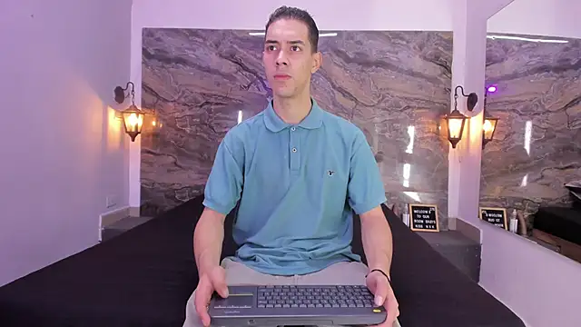  Axel 09 online show from May 10, 2026, 3:44 am