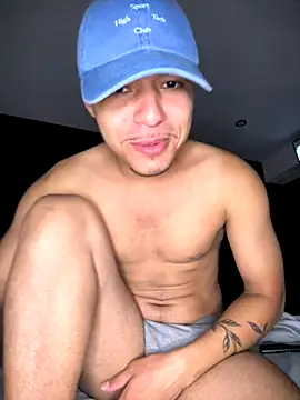 Mlkrrp online show from October 4, 2025, 1:03 am