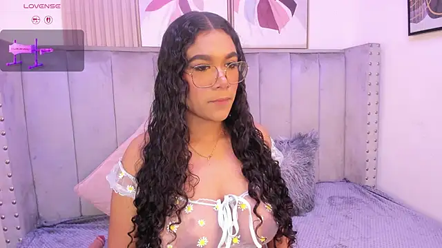 Seshat Hitt online show from April 9, 2026, 3:17 am