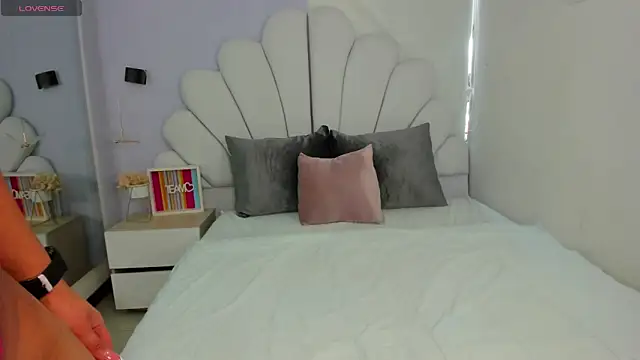 shamara thomson online show from April 9, 2026, 5:18 pm