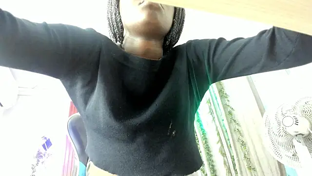 Evaa 18 online show from December 2, 2025, 5:52 pm