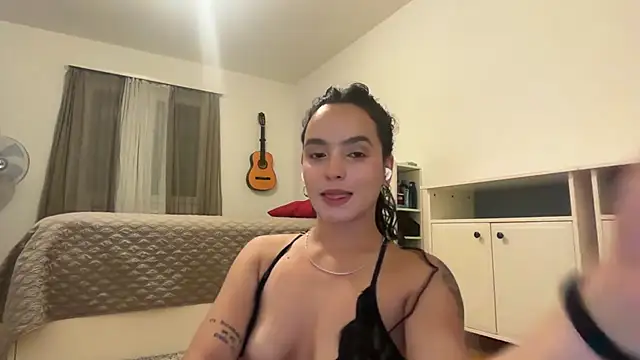Snapshot of Maia_Park chatting on April 30, 2026, 10:03 pm Maia Park online show from April 30, 2026, 10:03 pm