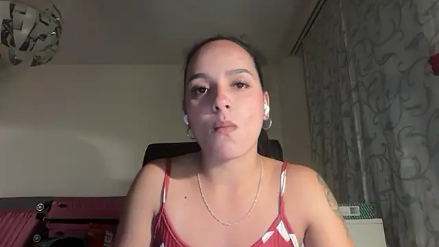 Snapshot of Maia_Park chatting on May 15, 2026, 8:49 pm Maia Park online show from May 15, 2026, 8:49 pm