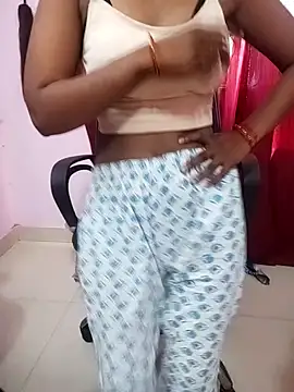 Snapshot of Reeta-rani chatting on September 12, 2025, 5:18 am Reeta-rani online show from September 12, 2025, 5:18 am