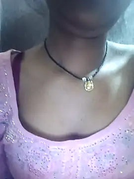 Snapshot of Reeta-rani chatting on November 18, 2025, 12:05 am Reeta-rani online show from November 18, 2025, 12:05 am