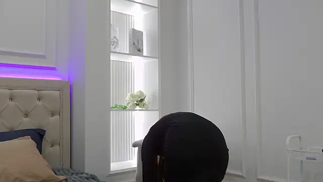 ZoeyNeal online show from March 7, 2026, 2:47 pm