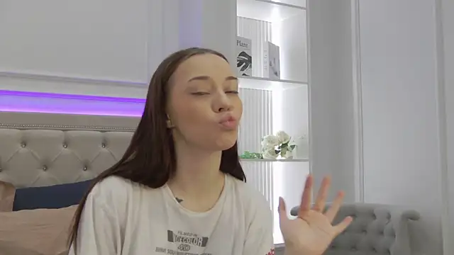 ZoeyNeal online show from March 14, 2026, 1:38 pm