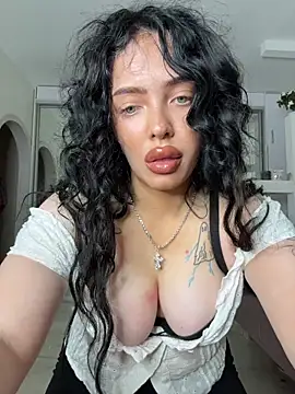 Snapshot of Hannah_xBaby chatting on October 31, 2025, 12:06 pm Hannah xBaby online show from October 31, 2025, 12:06 pm