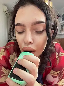 Snapshot of Hannah_xBaby chatting on November 29, 2025, 11:02 am Hannah xBaby online show from November 29, 2025, 11:02 am